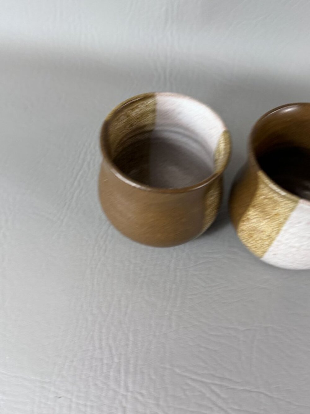 Handmade Studio Pottery Cups Signed Ileana Two-Tone Speckled Ceramic Tumblers Se - Picture 4 of 9